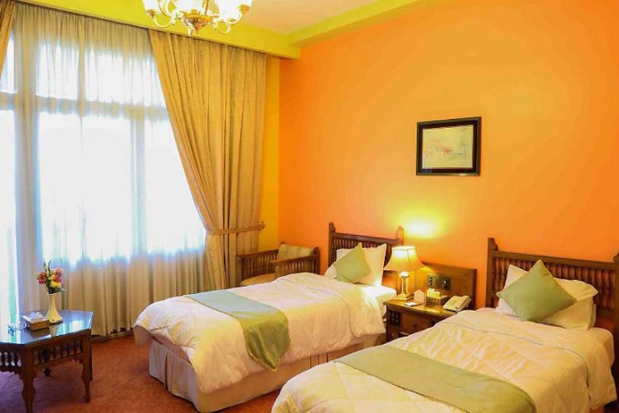 hotel-abbasi-isfahan-twin-room-2