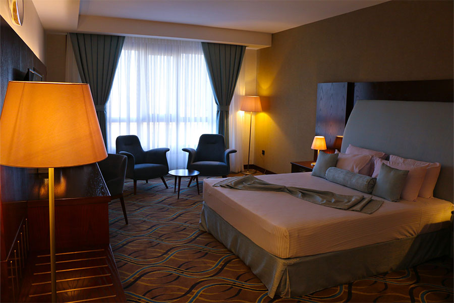 hotel-qasr-alziafat-qods-mashhad-double-bed