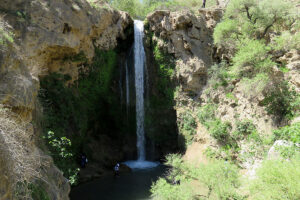Kalat-Abgarm-Waterfall